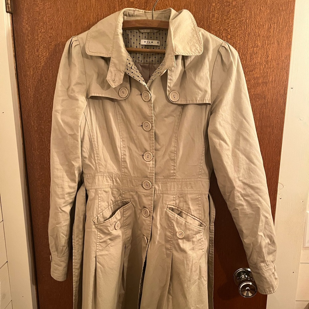 Light trench coat